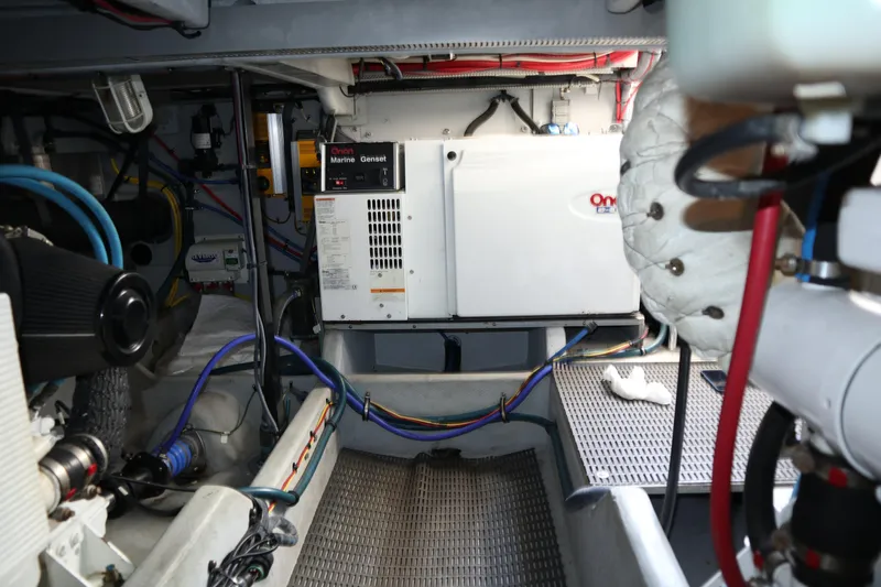 Mary K Yacht Photos Pics 43 Meridian Sedan 411 - Engine