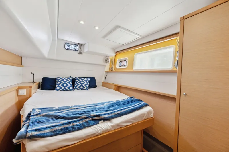 Cruisin Cajun Yacht Photos Pics 