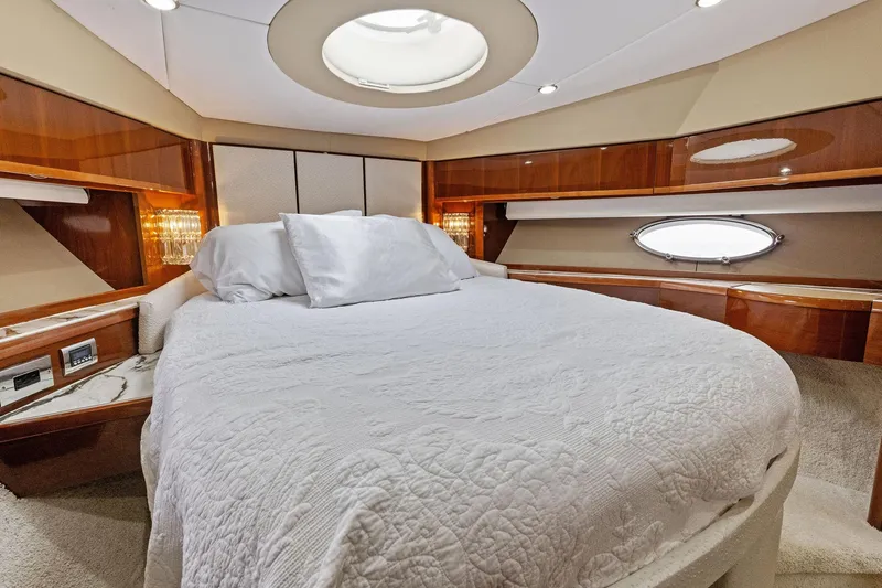 Adios IV Yacht Photos Pics 2009 Princess 54 Flybridge- ADIOS IV- VIP Stateroom