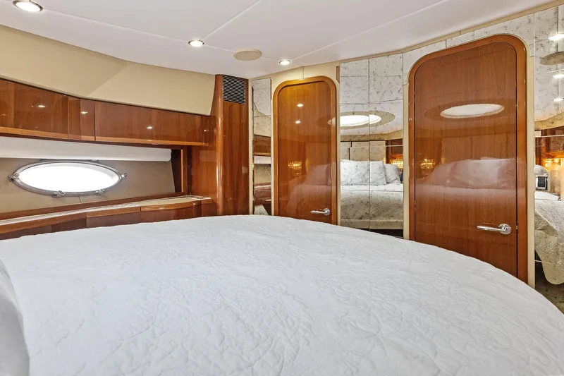 Adios IV Yacht Photos Pics 