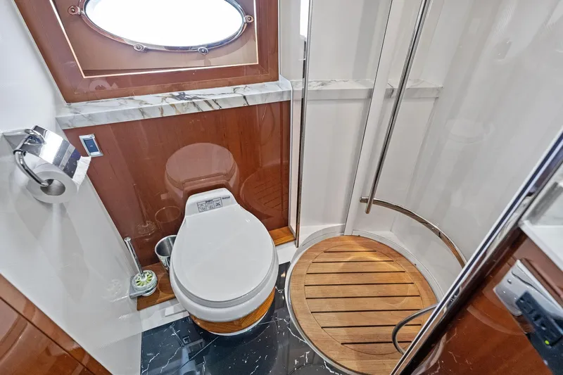 Adios IV Yacht Photos Pics 2009 Princess 54 Flybridge- ADIOS IV- Master Head