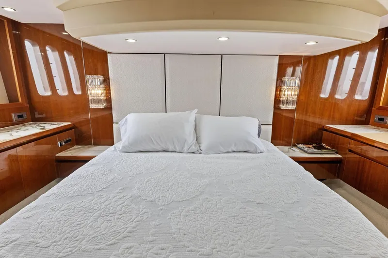 Adios IV Yacht Photos Pics 2009 Princess 54 Flybridge- ADIOS IV- Master Suite