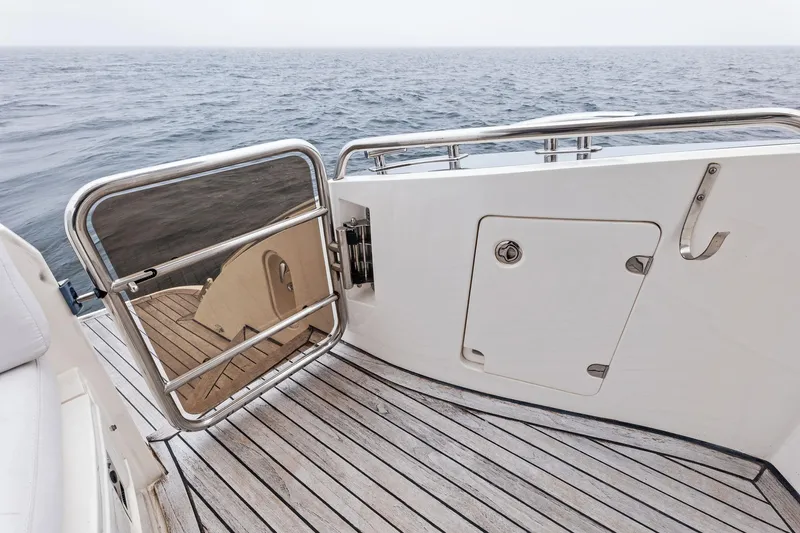 Adios IV Yacht Photos Pics 2009 Princess 54 Flybridge- ADIOS IV- Aft Deck