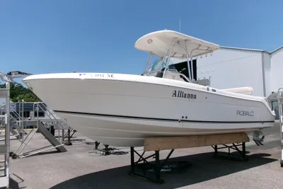 Robalo Sport Fishing R240 Center Console boats for sale | YachtWorld