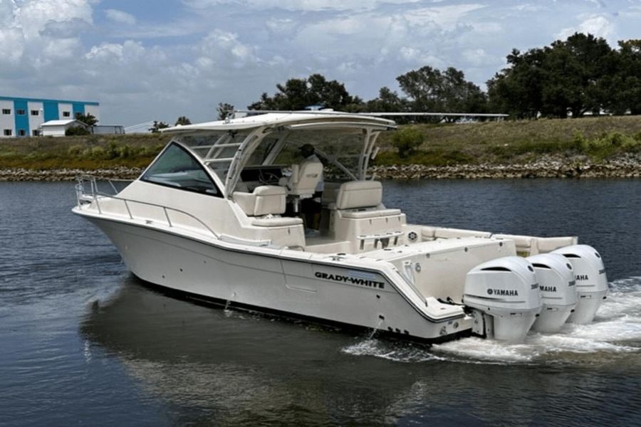 2019 Grady-White Express 370