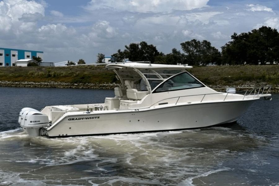 2019 Grady-White Express 370
