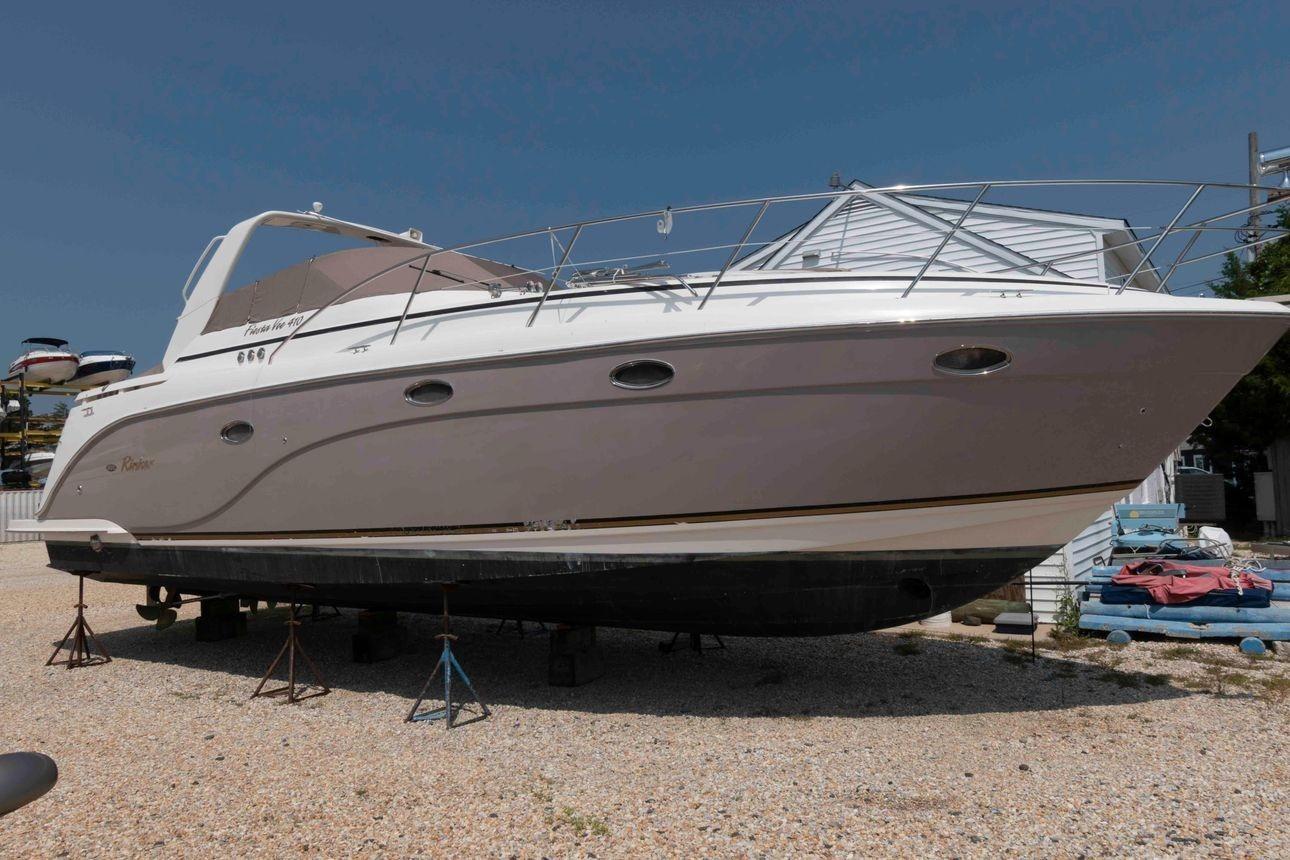 Rinker Fiesta Vee 410