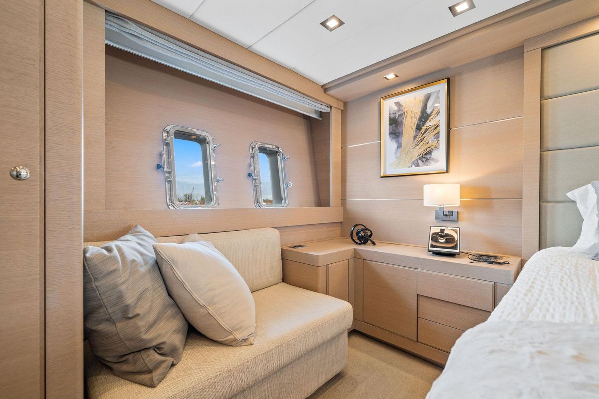 2010 Mangusta 72 