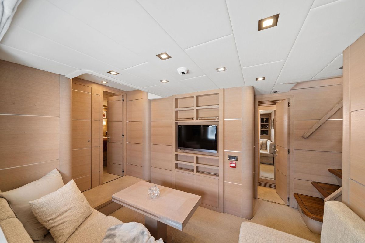 2010 Mangusta 72 