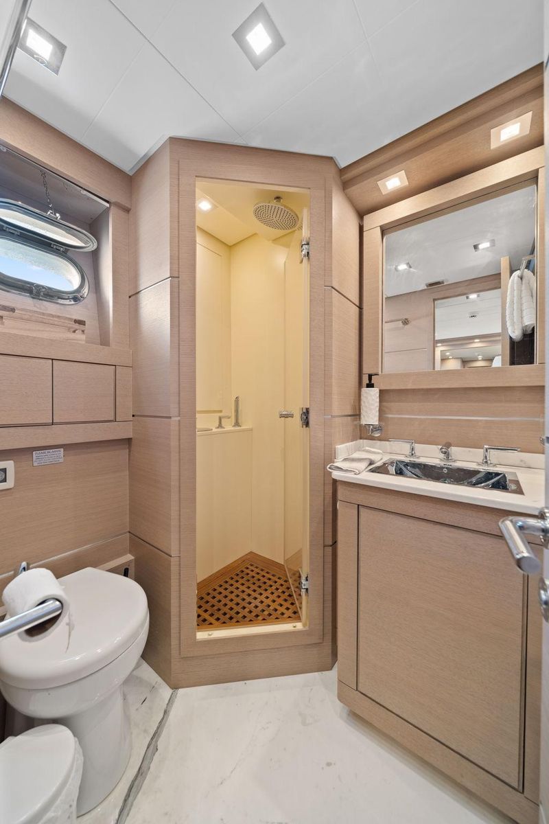 2010 Mangusta 72 