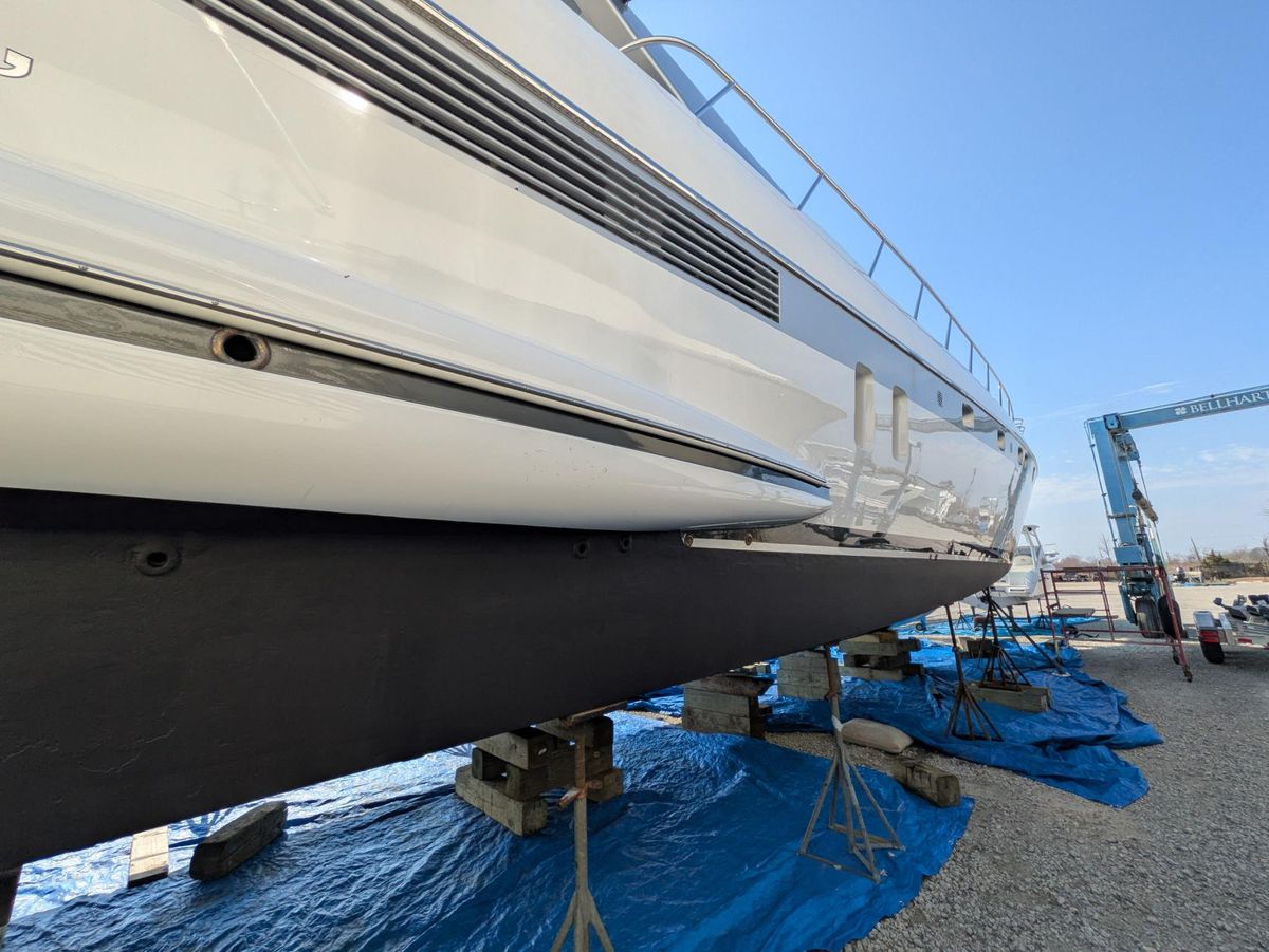 2010 Mangusta 72 