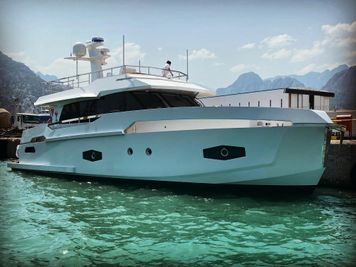 Naval Yachts GN60