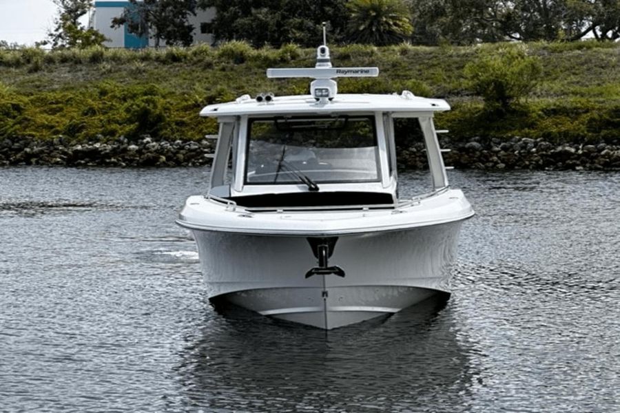 2021 Boston Whaler 350 Realm