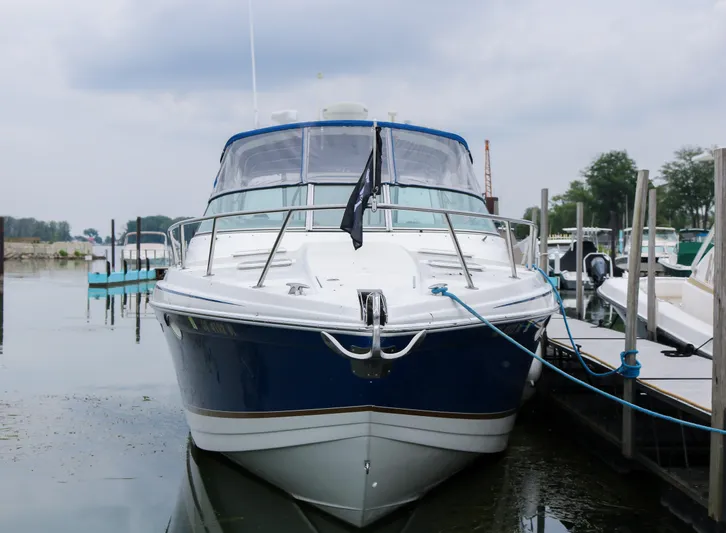  Yacht Photos Pics 2003 Formula 370 Super Sport boat docked at a marina.