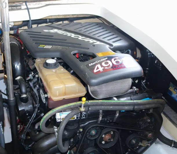  Yacht Photos Pics 2003 Formula 370 Super Sport MerCruiser 496 MAG engine.