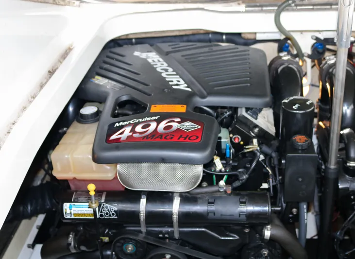  Yacht Photos Pics 2003 Formula 370 Super Sport engine compartment with MerCruiser 496 MAG HO.