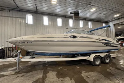 Sea Ray 240 Sundeck