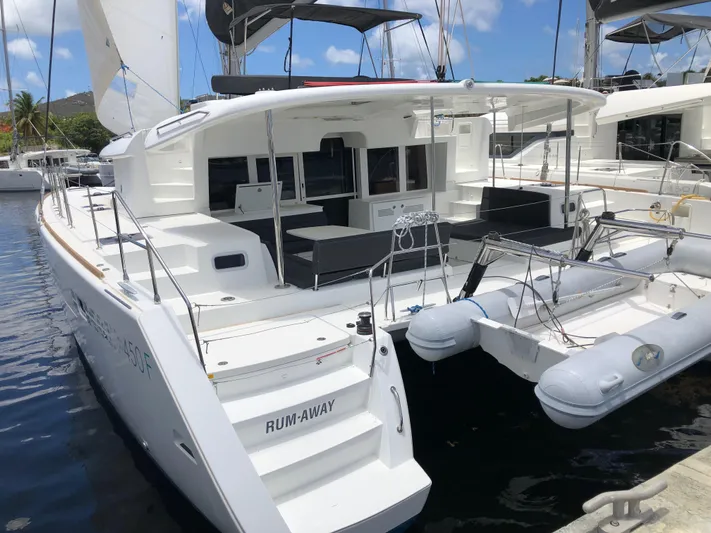 Rum Away Yacht Photos Pics 