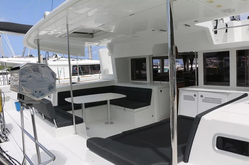 Rum Away Yacht Photos Pics 