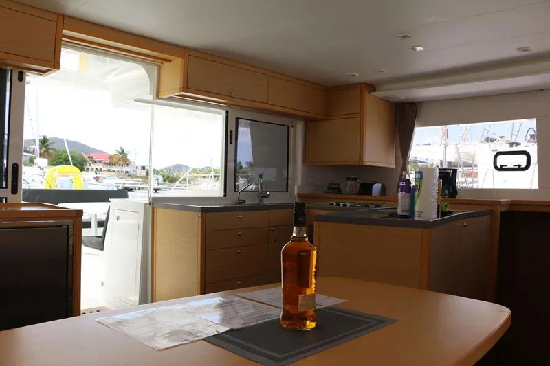Rum Away Yacht Photos Pics 
