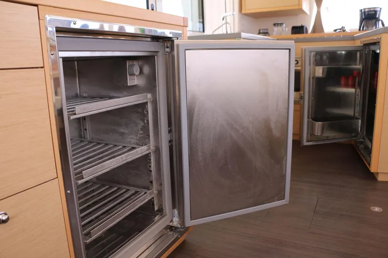 Rum Away Yacht Photos Pics 