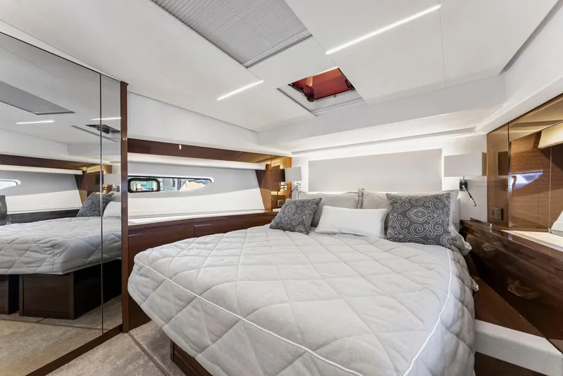 Lions Pride Yacht Photos Pics 