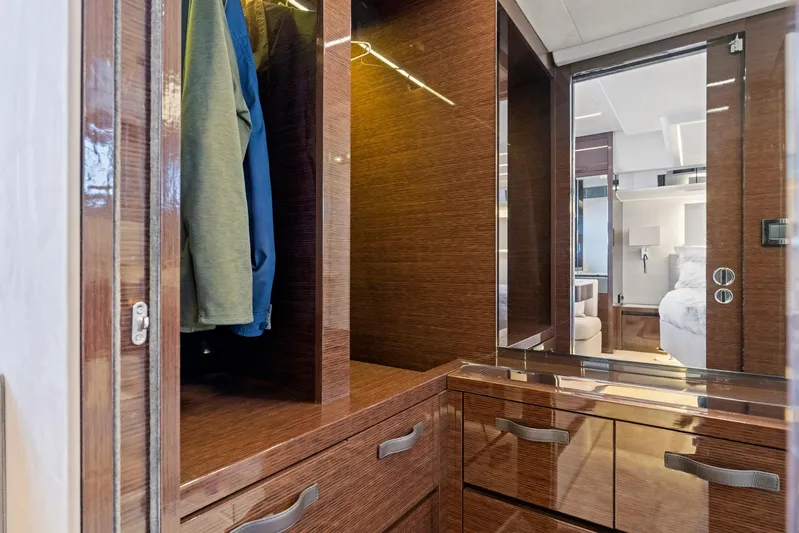 Lions Pride Yacht Photos Pics 