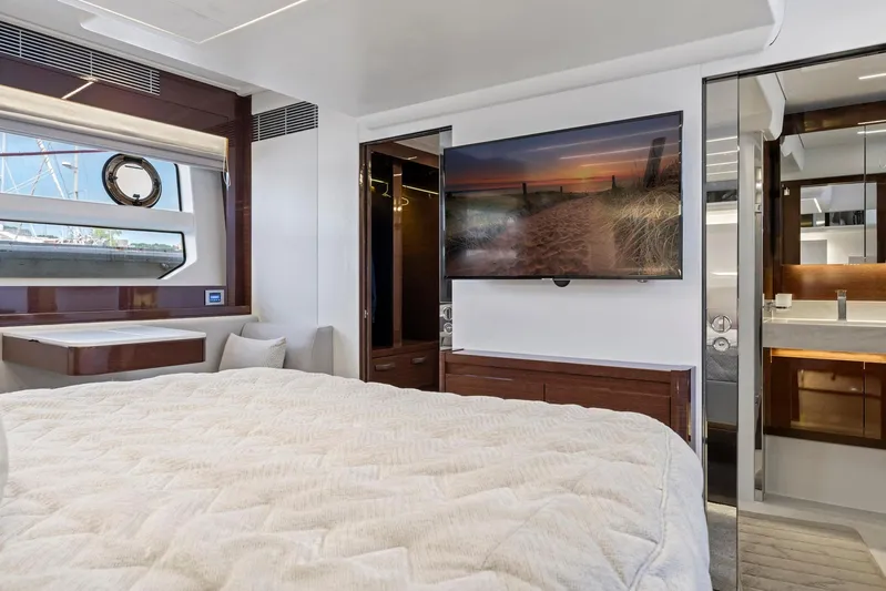 Lions Pride Yacht Photos Pics 