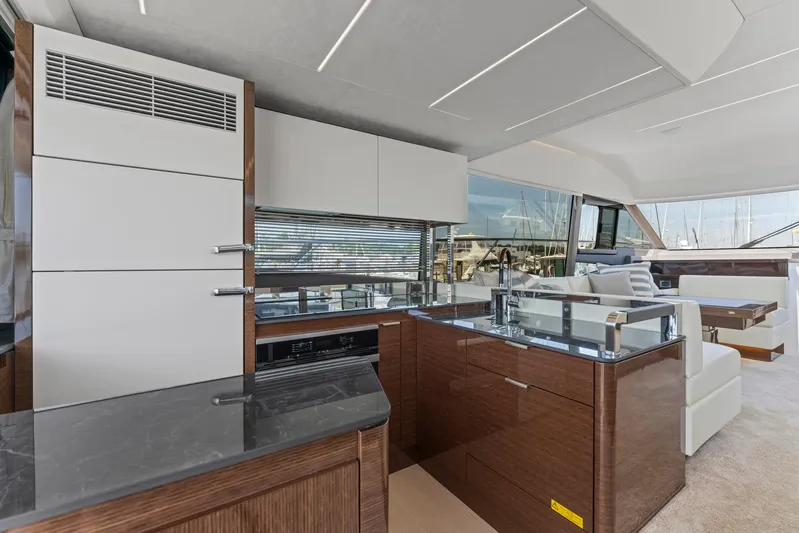 Lions Pride Yacht Photos Pics 