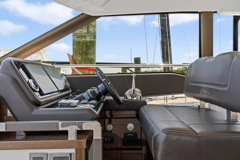 Lions Pride Yacht Photos Pics 