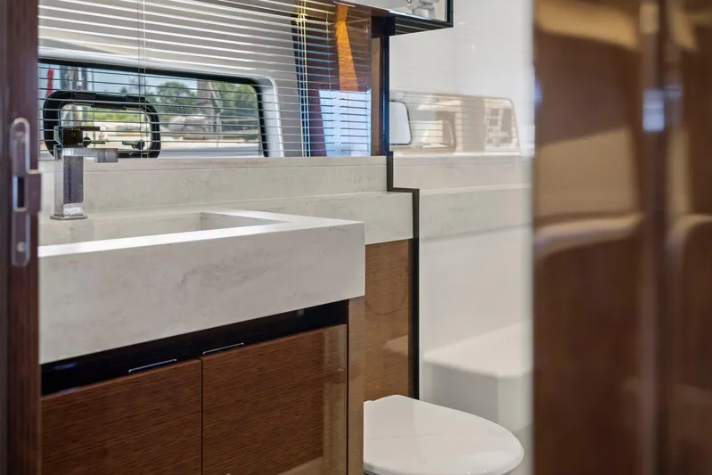 Lions Pride Yacht Photos Pics 