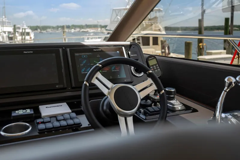 Lions Pride Yacht Photos Pics 