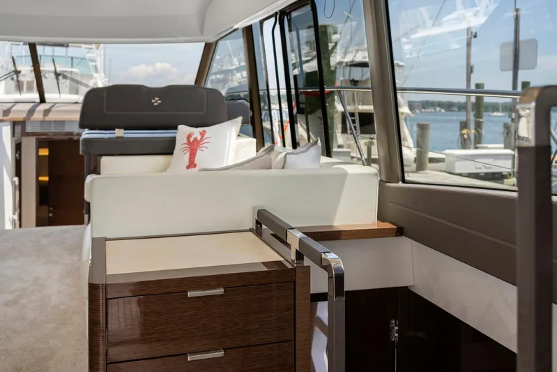 Lions Pride Yacht Photos Pics 