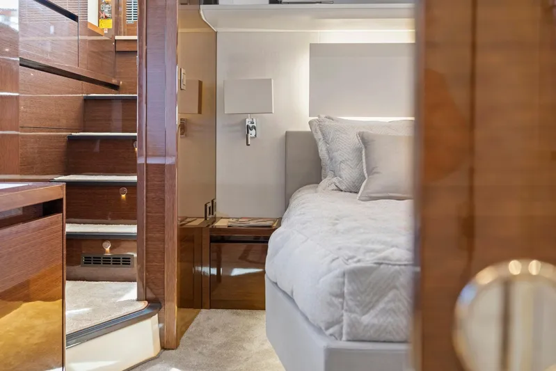 Lions Pride Yacht Photos Pics 