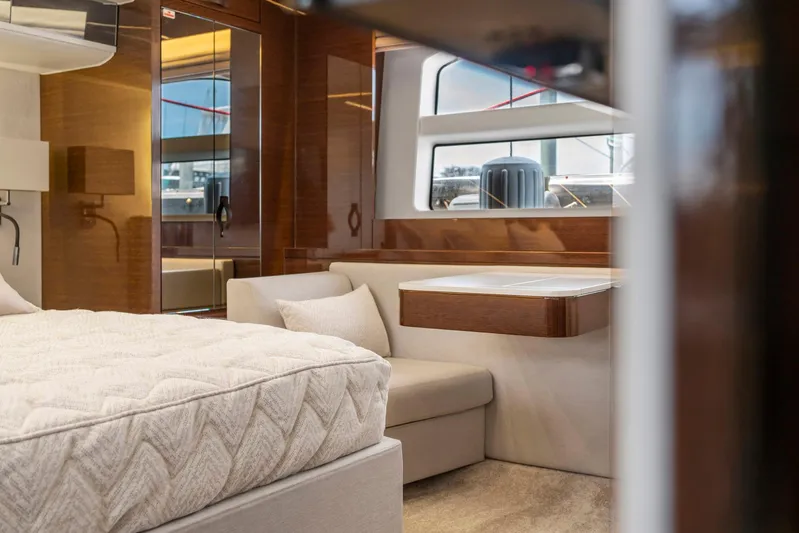 Lions Pride Yacht Photos Pics 