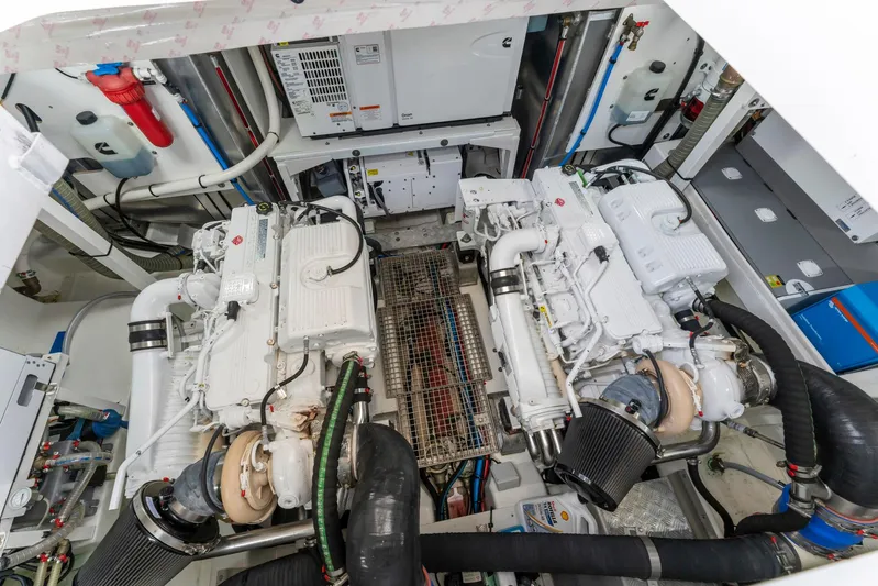 Lions Pride Yacht Photos Pics 