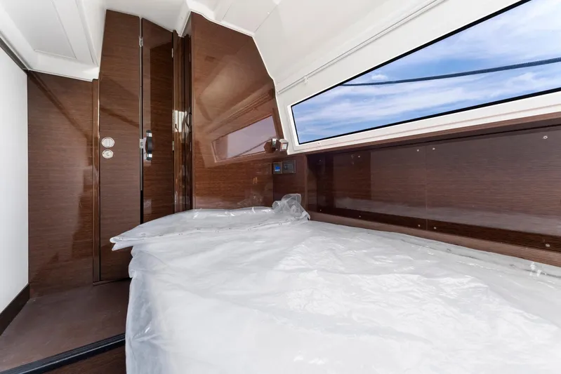 Lions Pride Yacht Photos Pics 