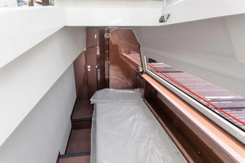 Lions Pride Yacht Photos Pics 