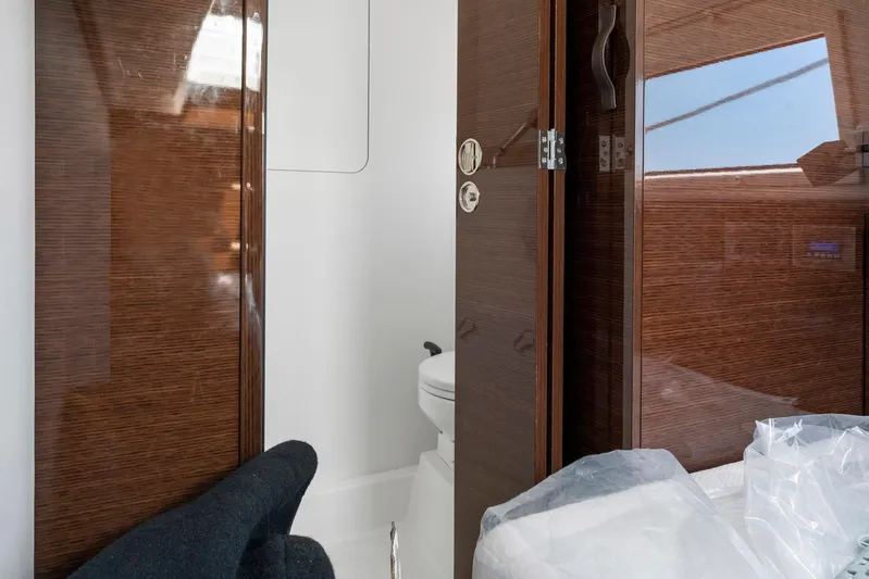 Lions Pride Yacht Photos Pics 