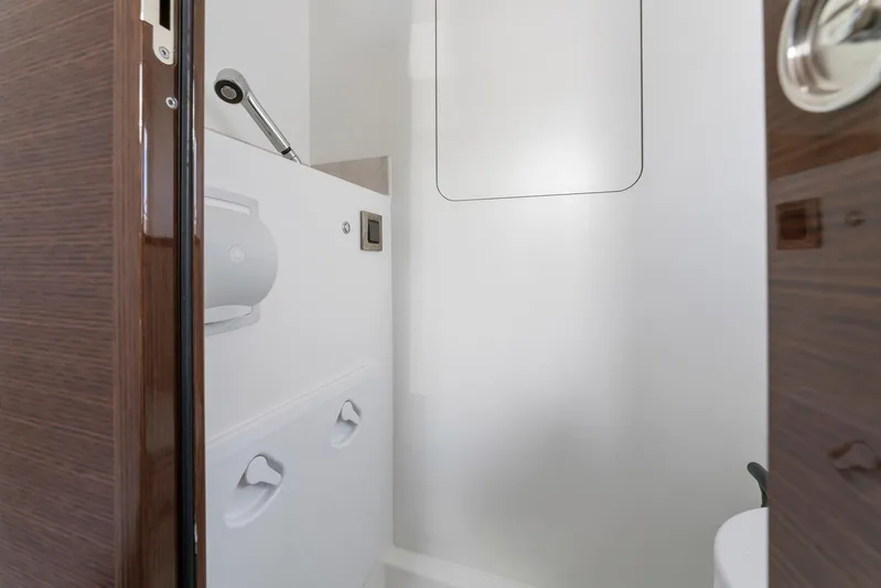 Lions Pride Yacht Photos Pics 