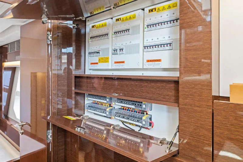 Lions Pride Yacht Photos Pics 