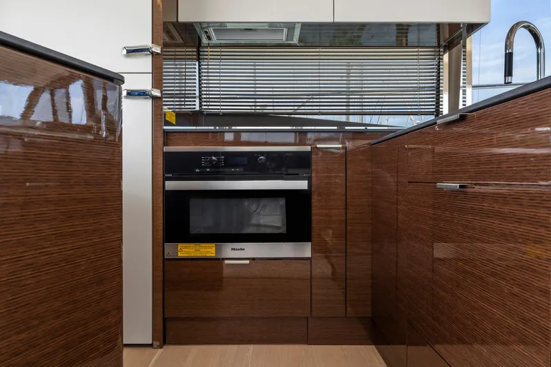 Lions Pride Yacht Photos Pics 