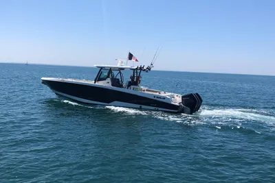 2019 Wellcraft 352 Fisherman