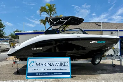 Yamaha Boats AR220