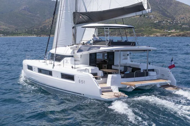  Yacht Photos Pics Manufacturer Provided Image