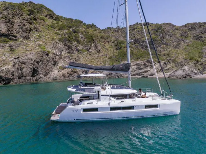  Yacht Photos Pics Manufacturer Provided Image