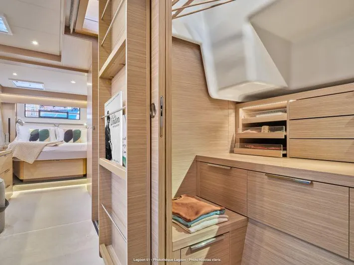  Yacht Photos Pics Manufacturer Provided Image