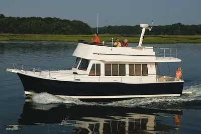 Mainship 40 Trawler