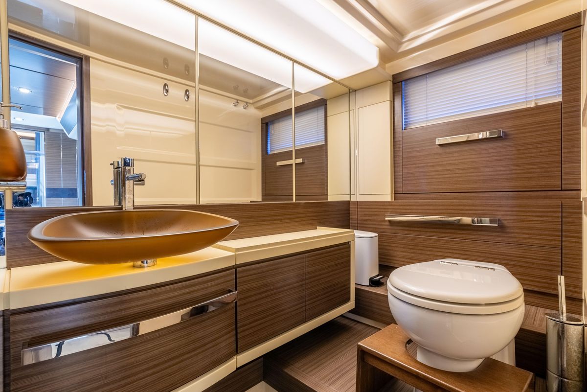2016 Azimut 64 