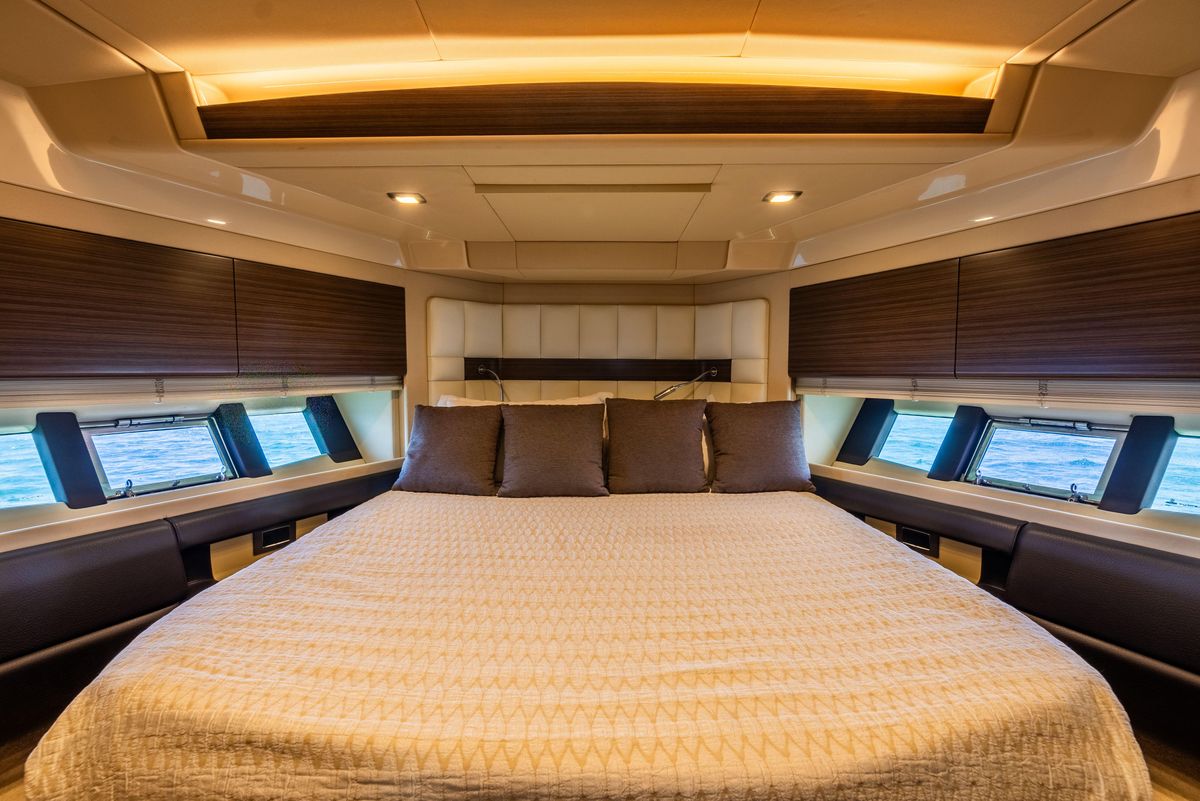 2016 Azimut 64 